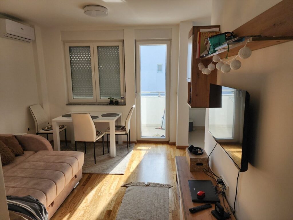 Продается 3-к квартира, 46 кв.м в Петроварадине (пригород Нови-Сада), #1158_1