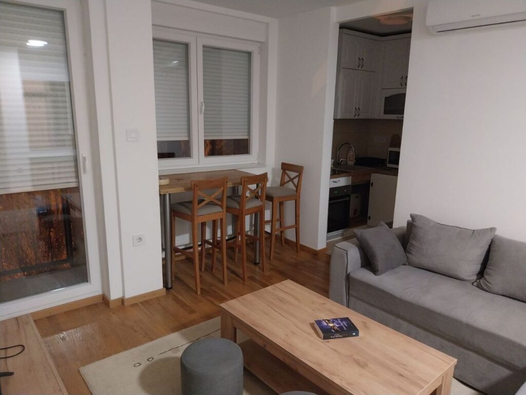 Сдается 2-к квартира, 40 кв.м в Нови-Саде, Подбара, #1835_1