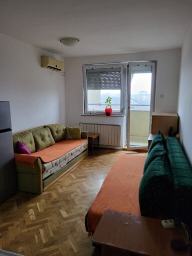 Сдается в аренду студия 25 кв.м в Нови-Саде, Нова Детелинара, #1839_1