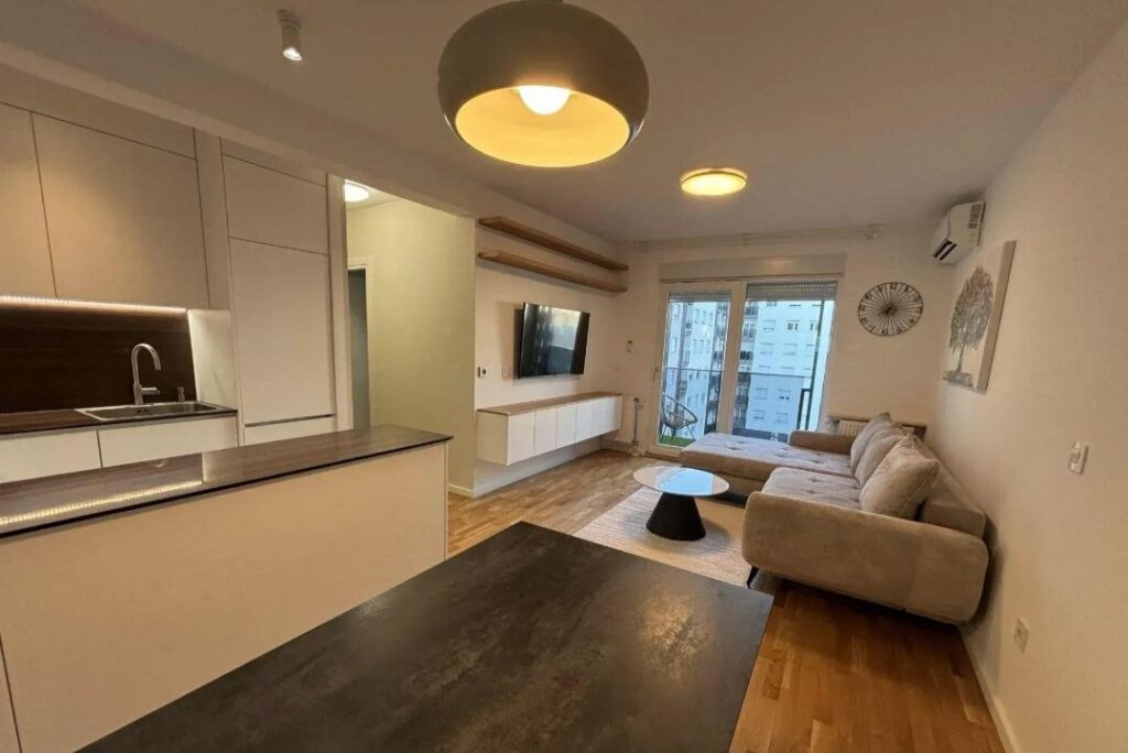 Сдается 3-к квартира, класса Люкс, 58 кв.м в Нови-Саде, Ново Насеље, #1848_1