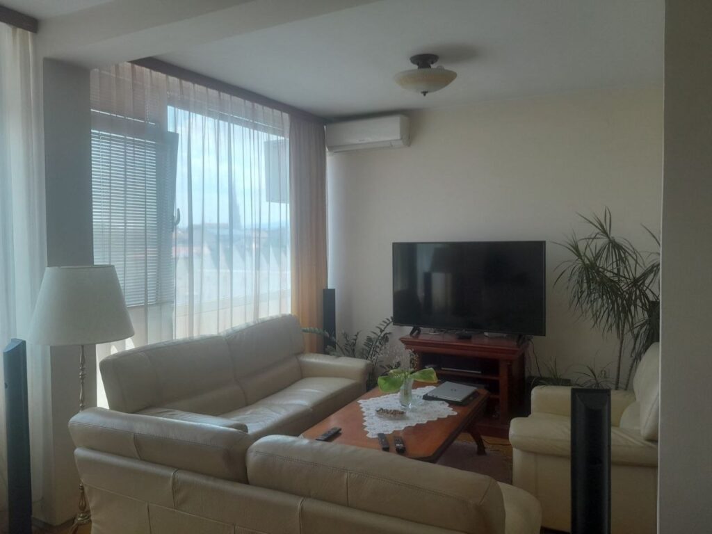Продается 2-эт, 4-к квартира-дуплекс, 148 кв.м в центре Нови-Сада, #1174_1