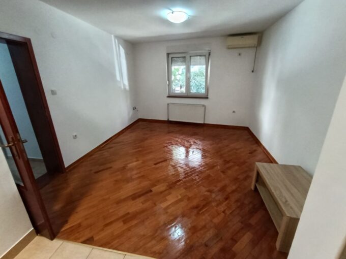 Сдается 2-к квартира, 37 кв.м в Нови-Саде, Грбавица, #1895_2