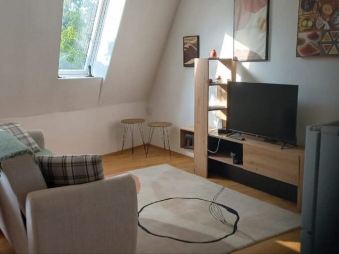 Продается двухэтажная, 2-к квартира, 47 кв.м (27 кв.м) в Суботице, Центр, #1195_1