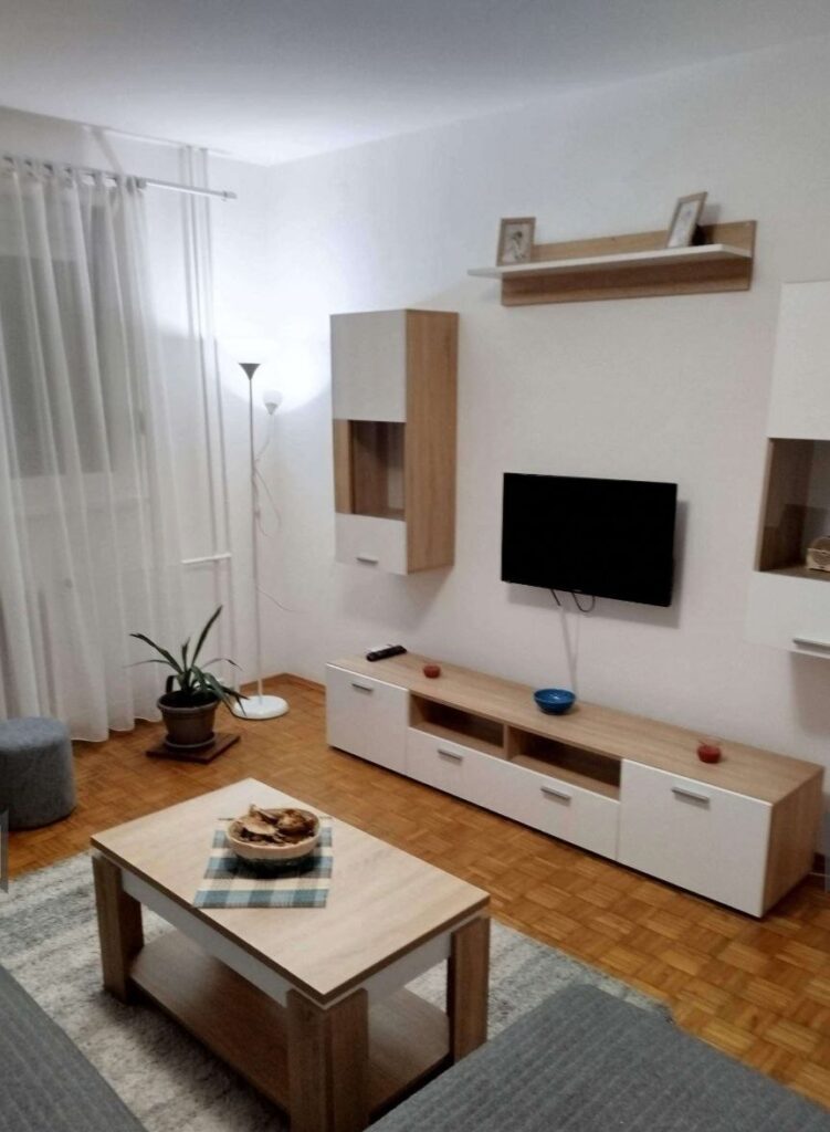 Сдается 2-к квартира, 47 кв.м в Нови-Саде, Детелинара, #1900_1